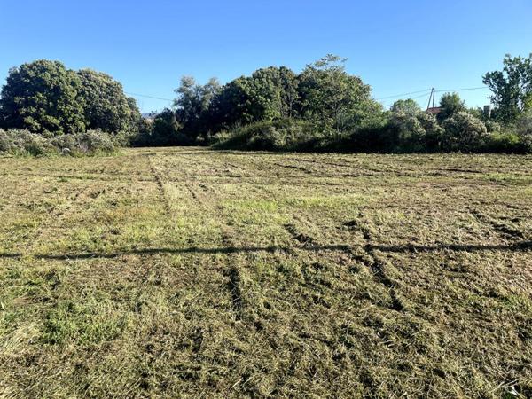 A vendre- Terrain constructible de 900 m2- vue montagnes, Ghisonaccia-Gare