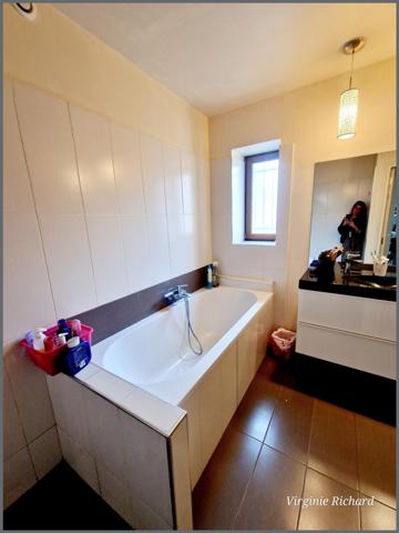 SPACIEUSE ET RENOVEE A MOZAC