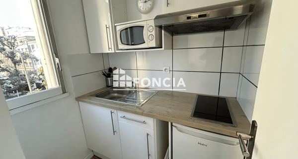 Location Studio meublé 20.1 m² - Marseille 13006