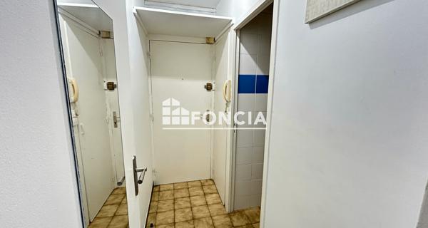 Location Studio meublé 20.1 m² - Marseille 13006