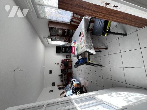 -Pavillon de plain-pied,  construit en 2006, avec cuisine, salle/salon, deux chambres, salle d'eau.