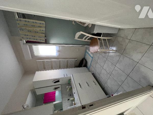 -Pavillon de plain-pied,  construit en 2006, avec cuisine, salle/salon, deux chambres, salle d'eau.