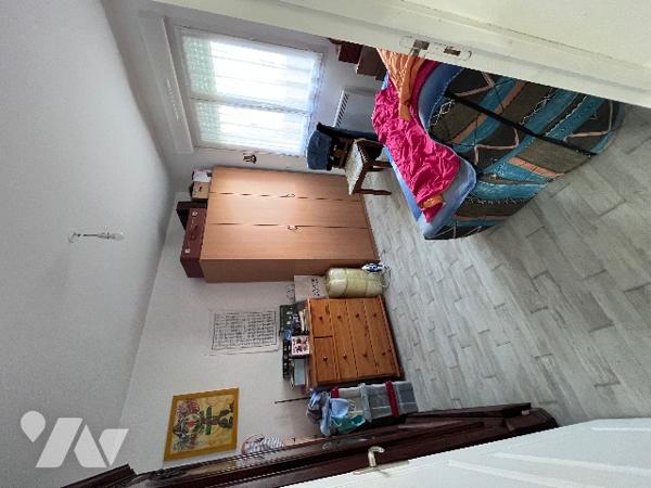 -Pavillon de plain-pied,  construit en 2006, avec cuisine, salle/salon, deux chambres, salle d'eau.