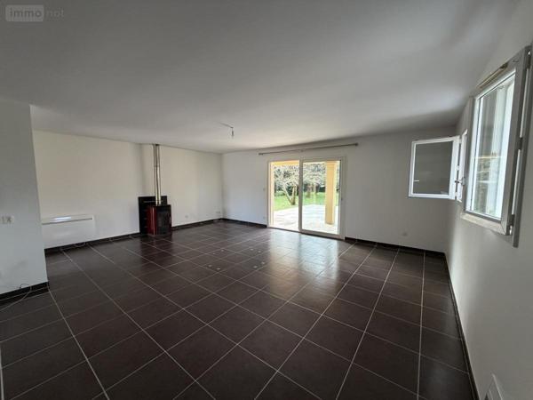 Maison à louer à Montségur-sur-Lauzon dans la Drôme (26130), ref : 26060-L110