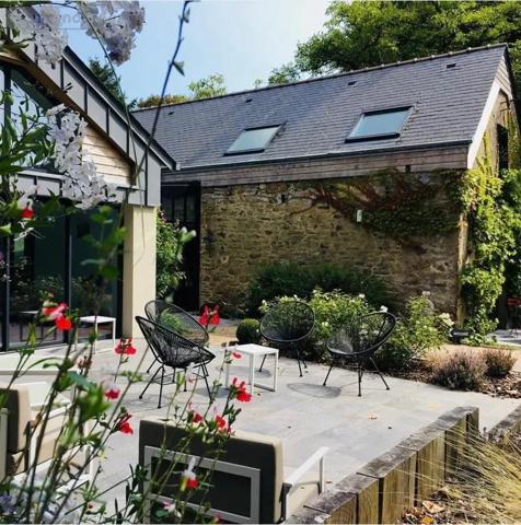 Achat - Maison Quéven 56530 8 pièces 350 m 2 2300 m 2