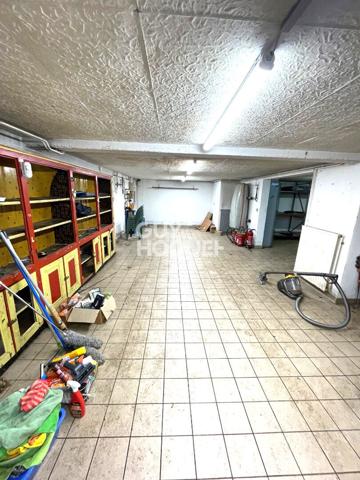 MAISON À VENDRE DE 7 PIÈCES DE 209,40 M²