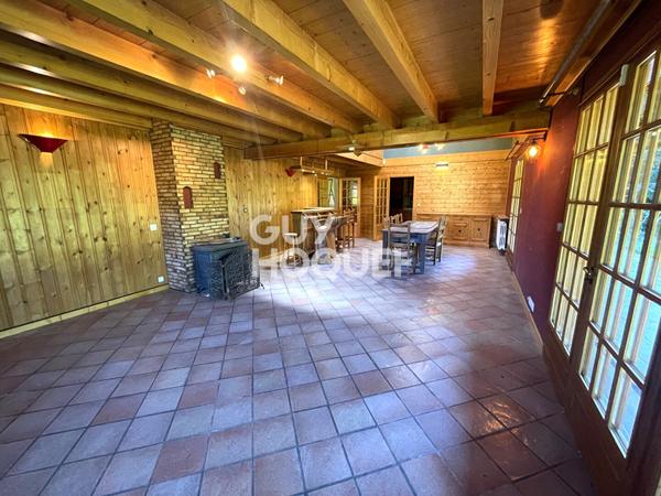 MAISON À VENDRE DE 7 PIÈCES DE 209,40 M²