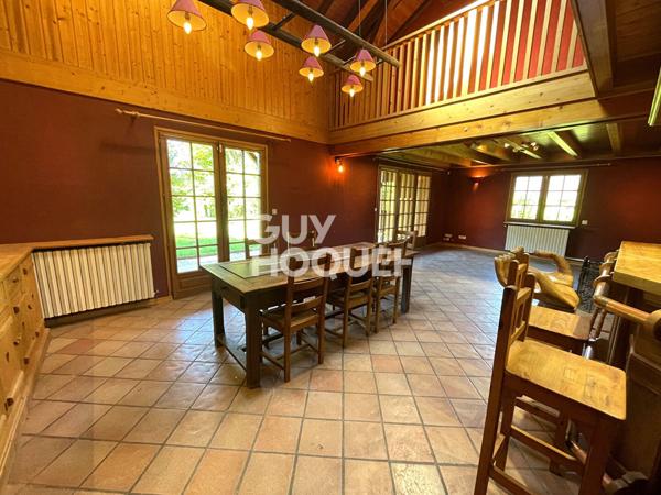 MAISON À VENDRE DE 7 PIÈCES DE 209,40 M²