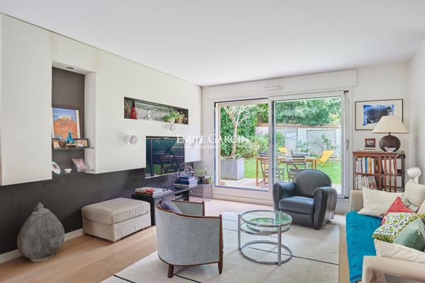 A vendre - Appartement avec jardin - Saint Cloud - 5 pièces - 3 chambres -  Parkings