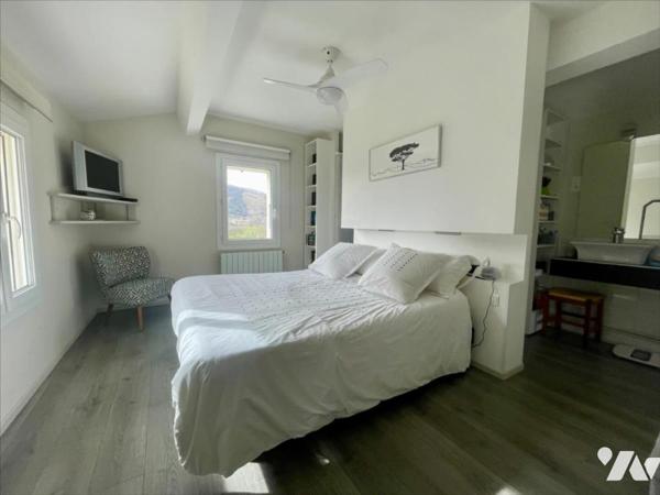 Maison 98 m² sur terrain arboré de 6 440 m² avec piscine