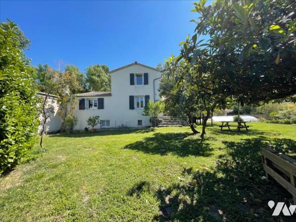 Maison 98 m² sur terrain arboré de 6 440 m² avec piscine