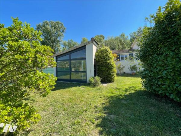 Maison 98 m² sur terrain arboré de 6 440 m² avec piscine