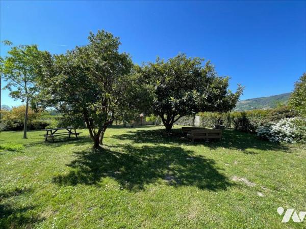 Maison 98 m² sur terrain arboré de 6 440 m² avec piscine