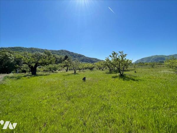 Maison 98 m² sur terrain arboré de 6 440 m² avec piscine