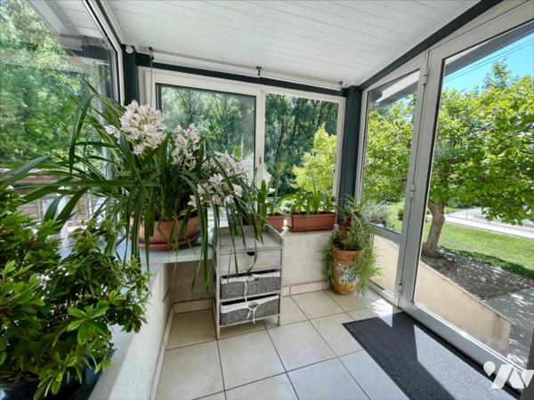 Maison 98 m² sur terrain arboré de 6 440 m² avec piscine