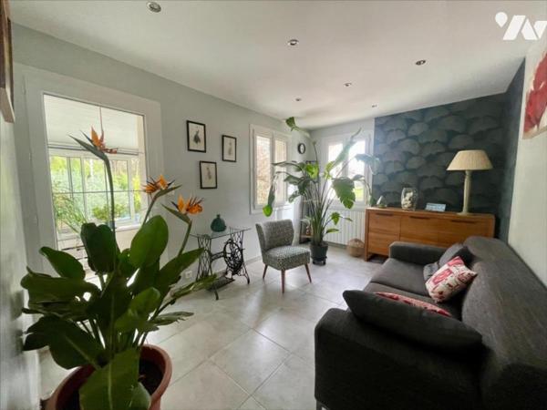 Maison 98 m² sur terrain arboré de 6 440 m² avec piscine