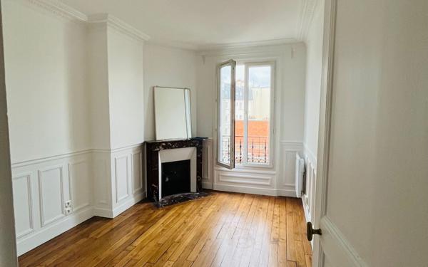 Appartement à vendre    2 pièces • 43,49 m2 Asnières-sur-Seine