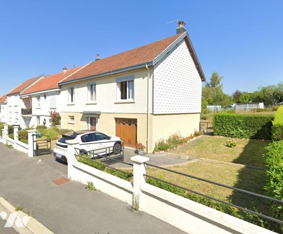 Une maison  à usage d'habitation, située à CHARLEVILLE-MEZIERES (08000), 2 bis rue Baudelaire