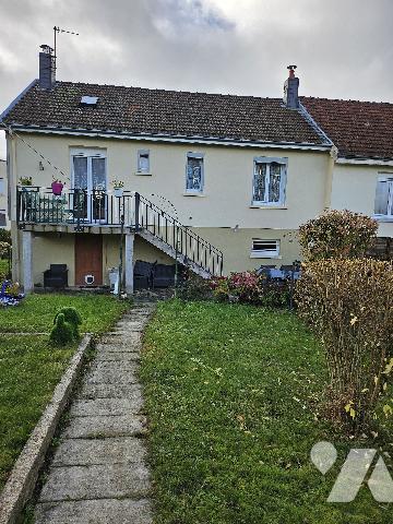 Une maison  à usage d'habitation, située à CHARLEVILLE-MEZIERES (08000), 2 bis rue Baudelaire