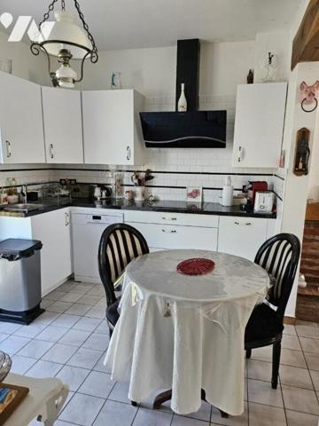 Une maison  à usage d'habitation, située à CHARLEVILLE-MEZIERES (08000), 2 bis rue Baudelaire