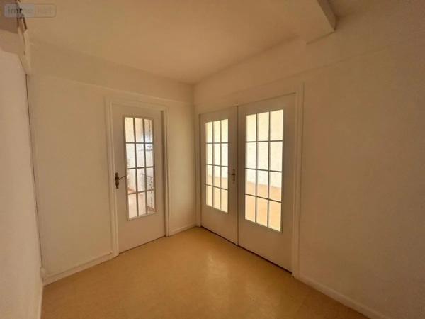 Location - Appartement Reims 51100 3 pièces 83 m 2