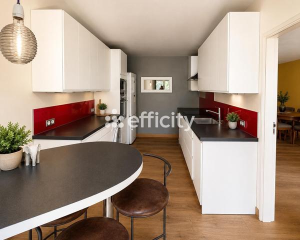 Appartement
         4 pièces
        - 106 m² 549 000 € *