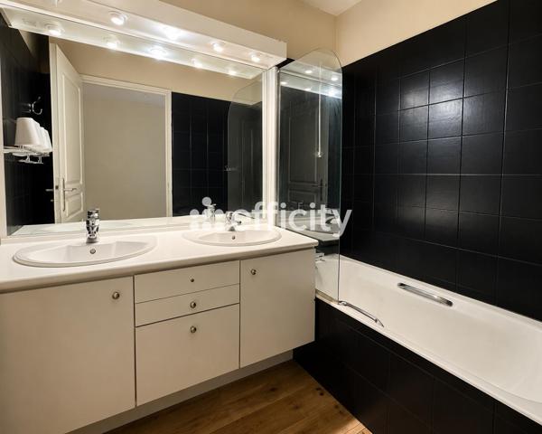 Appartement
         4 pièces
        - 106 m² 549 000 € *