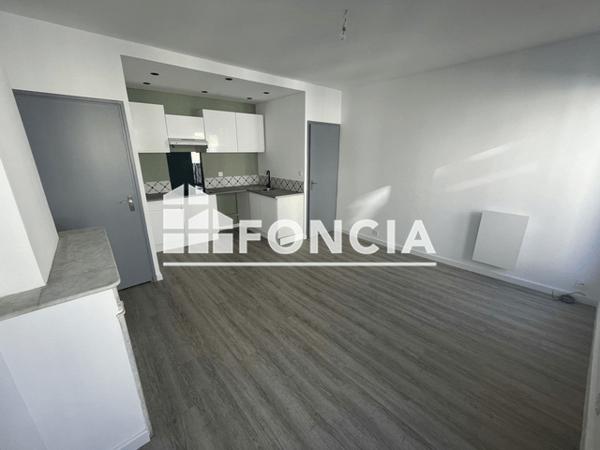 Location Appartement 2 pièces 37.32 m² - 58 RUE NAU Marseille 13006