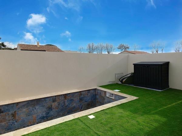 Villa plain pied 100m² 3 chambres sur terrain de 214m² avec piscine et garage