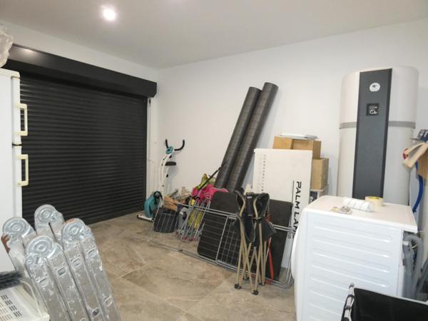 Villa plain pied 100m² 3 chambres sur terrain de 214m² avec piscine et garage