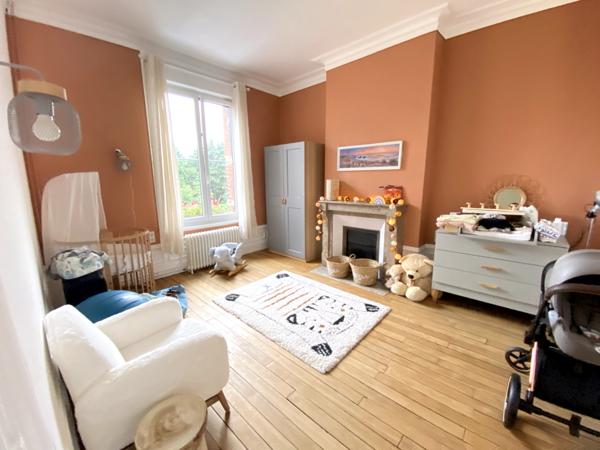 Maison Saint Quentin 8 pièce(s) 185 m2