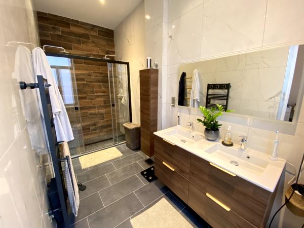 Maison Saint Quentin 8 pièce(s) 185 m2