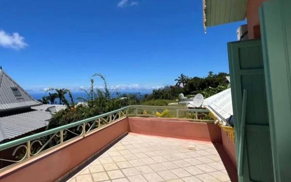 Maison à louer    5 pièces •  Saint-Denis