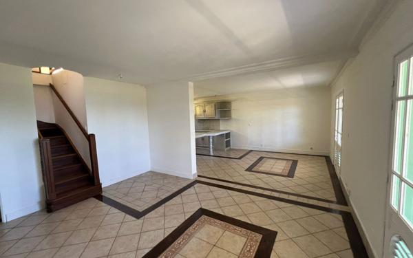 Maison à louer    5 pièces •  Saint-Denis