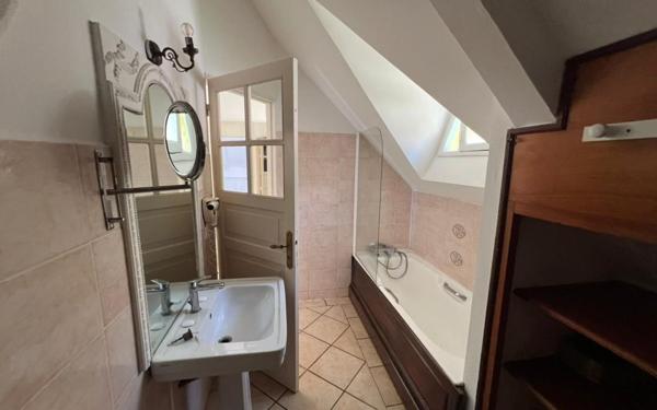 Maison à louer    5 pièces •  Saint-Denis