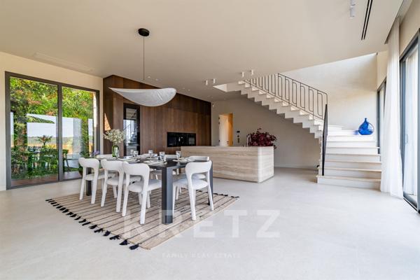 AIX-EN-PROVENCE VILLA CONTEMPORAINE  272 m2, 5 CHAMBRES, VUE SAINTE-VICTOIRE