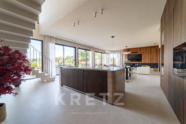 AIX-EN-PROVENCE VILLA CONTEMPORAINE  272 m2, 5 CHAMBRES, VUE SAINTE-VICTOIRE