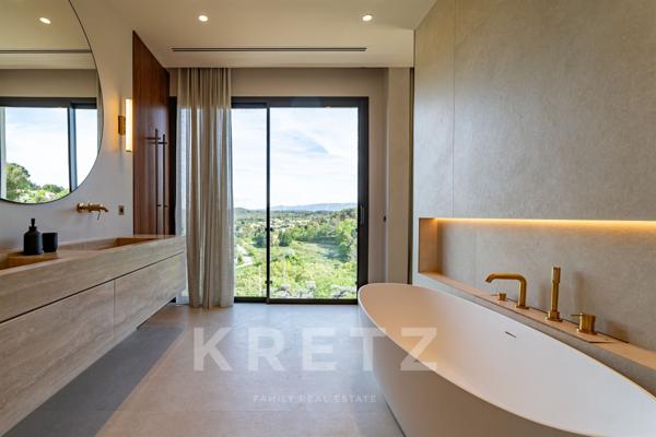 AIX-EN-PROVENCE VILLA CONTEMPORAINE  272 m2, 5 CHAMBRES, VUE SAINTE-VICTOIRE