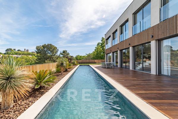 AIX-EN-PROVENCE VILLA CONTEMPORAINE  272 m2, 5 CHAMBRES, VUE SAINTE-VICTOIRE