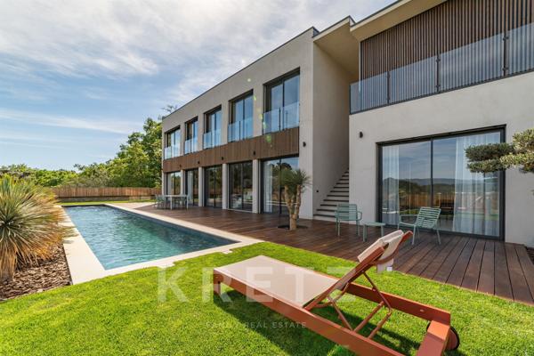 AIX-EN-PROVENCE VILLA CONTEMPORAINE  272 m2, 5 CHAMBRES, VUE SAINTE-VICTOIRE