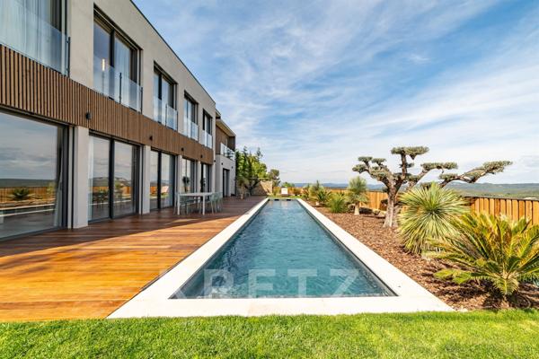 AIX-EN-PROVENCE VILLA CONTEMPORAINE  272 m2, 5 CHAMBRES, VUE SAINTE-VICTOIRE