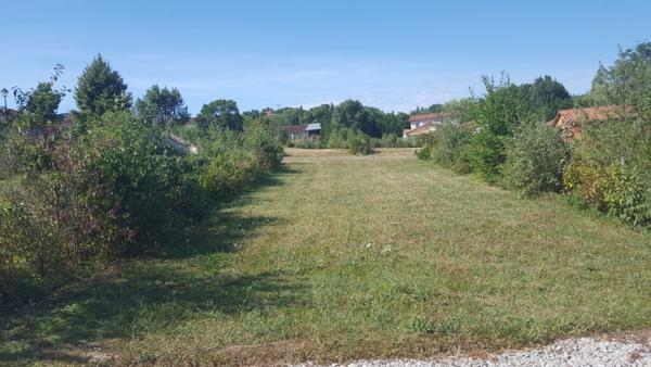 Sainte Croix, Terrain de 340 m² et son double garage .