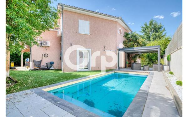 Maison à vendre    7 pièces • 220 m2 Bron