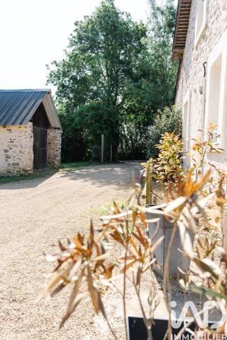 Maison à vendre 20 pièces 527 m² Les Hauts-d'Anjou