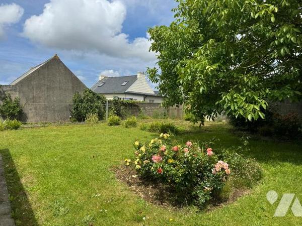 PLABENNEC BOURG - Petite maison des années 70, de 68 m² posée au calme, sur une parcelle de 470...