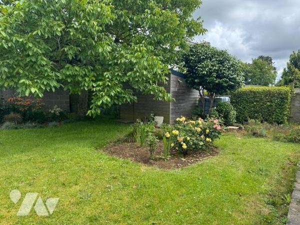 PLABENNEC BOURG - Petite maison des années 70, de 68 m² posée au calme, sur une parcelle de 470...