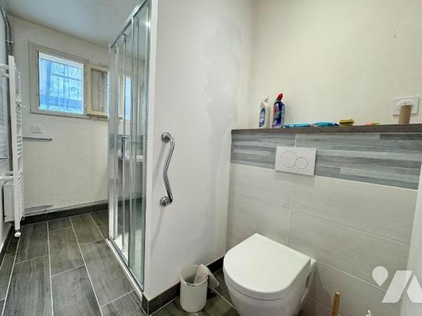 PLABENNEC BOURG - Petite maison des années 70, de 68 m² posée au calme, sur une parcelle de 470...