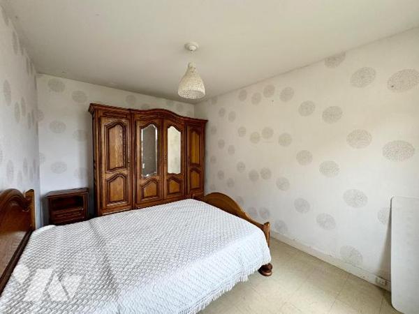 PLABENNEC BOURG - Petite maison des années 70, de 68 m² posée au calme, sur une parcelle de 470...