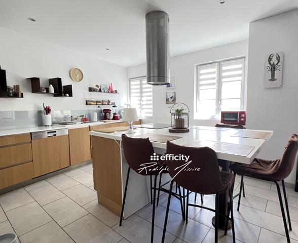 Appartement
         5 pièces
        - 120 m² Exclusivité 340 000 € *