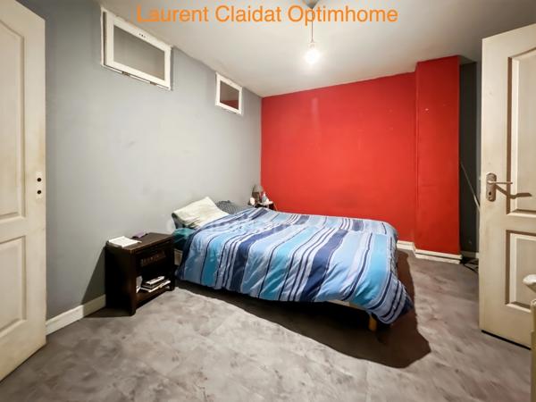 LOCAL COMMERCIAL + HABITATION – HYPER CENTRE SAINT-QUENTIN – 4 PIÈCES – CAVE